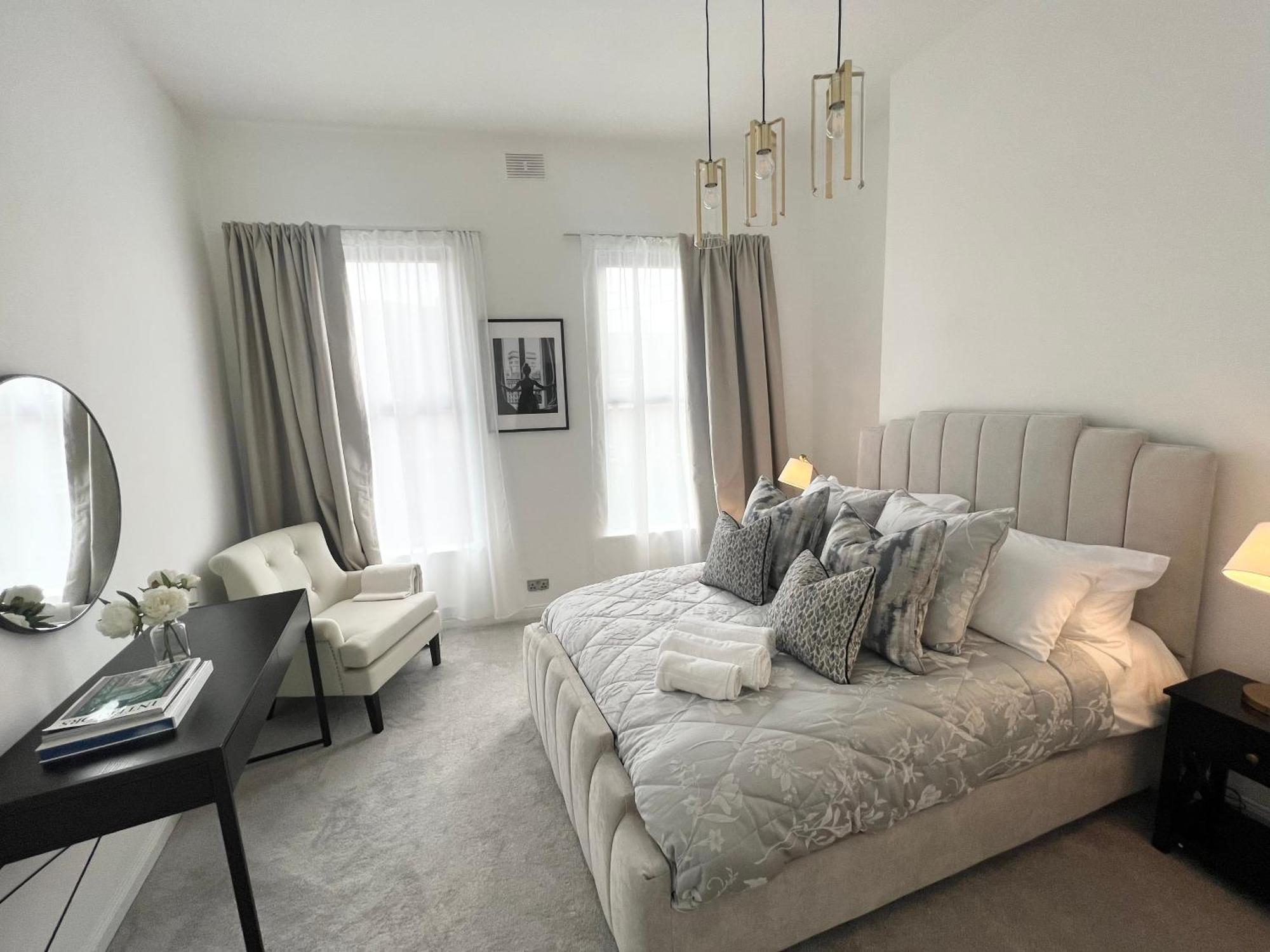Luxury Belfast Stay - Townhouse Exterior photo